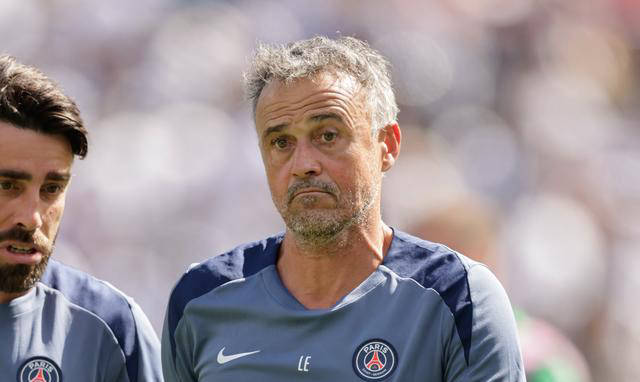 欧冠冠军巴黎陷主场溃败泥潭，1-3不敌摩纳哥，失误频发信心大受打击